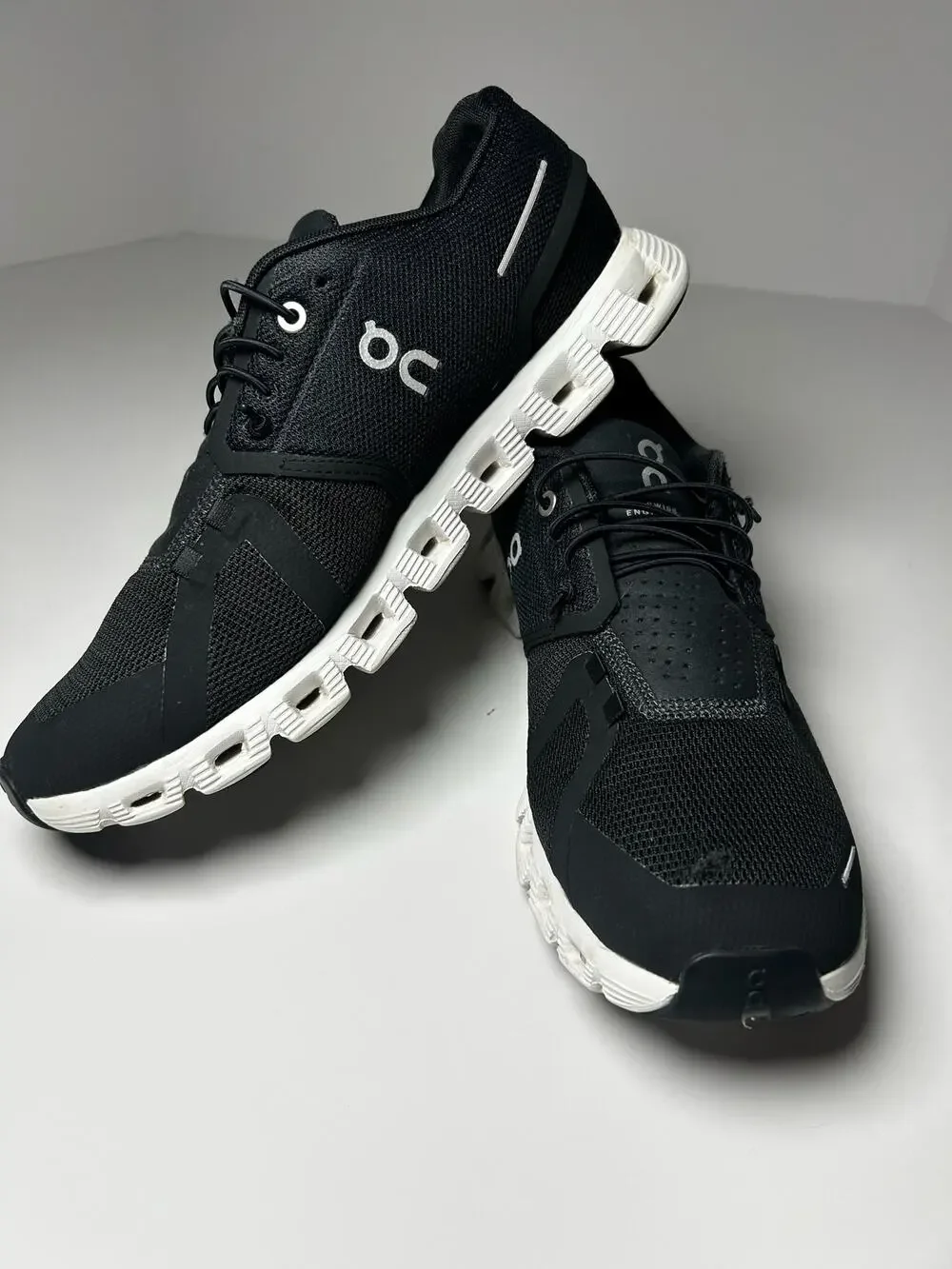 On Cloud 5 Men's Size 9.5 Black Shoes Running Walking Athletic